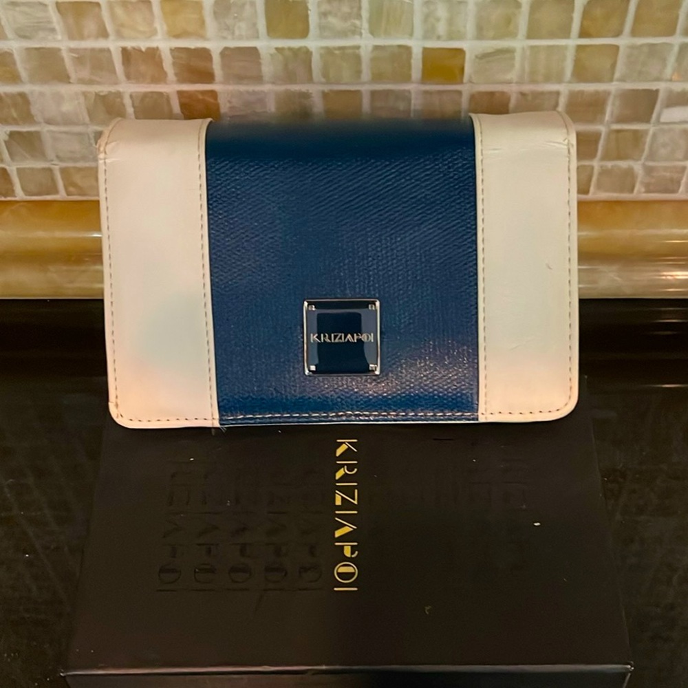 Kriziapoi cream & navy wallet